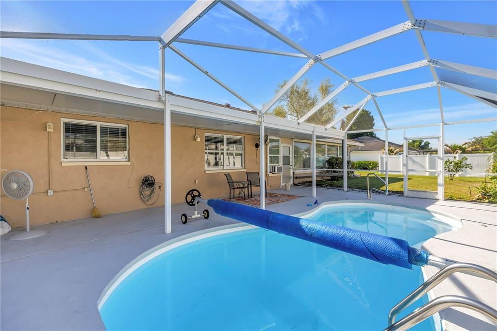 Active With Contract: $2,950 (2 beds, 2 baths, 1454 Square Feet)