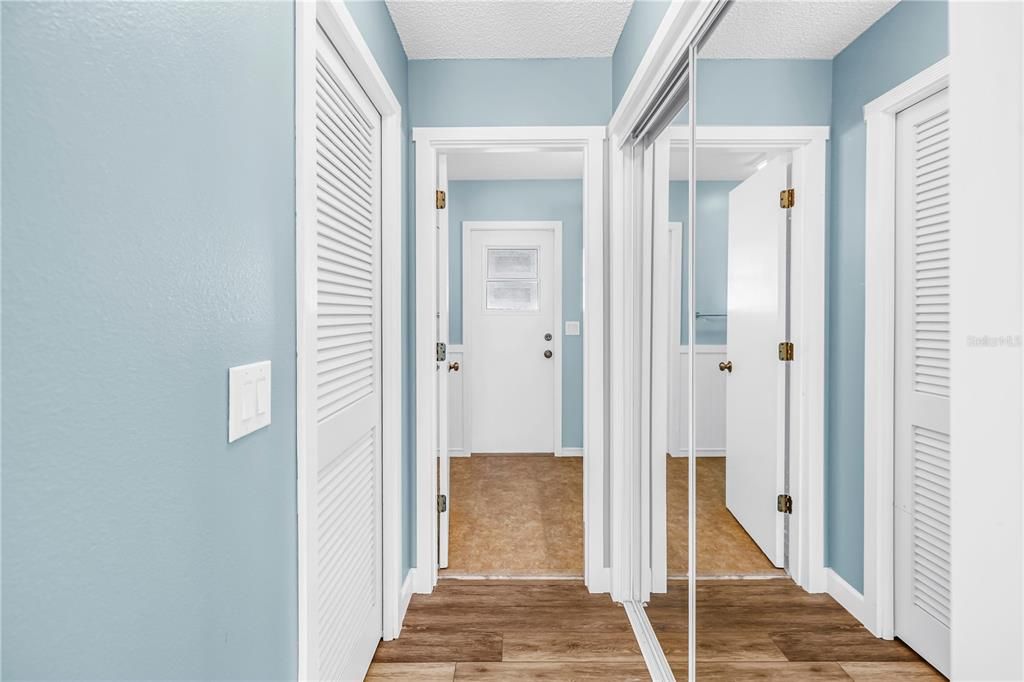 Active With Contract: $2,950 (2 beds, 2 baths, 1454 Square Feet)
