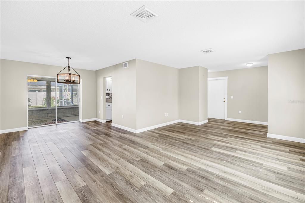 Active With Contract: $2,950 (2 beds, 2 baths, 1454 Square Feet)