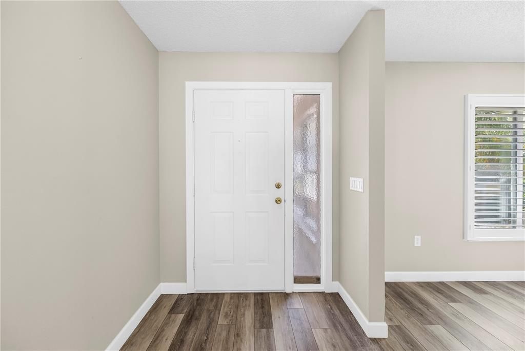 Active With Contract: $2,950 (2 beds, 2 baths, 1454 Square Feet)
