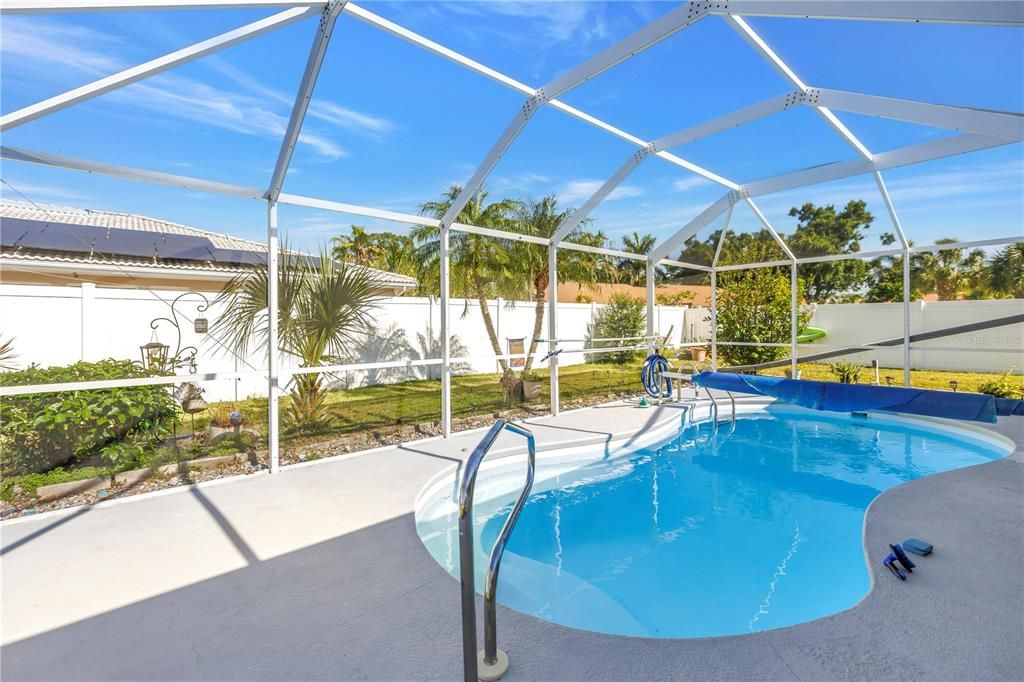 Active With Contract: $2,950 (2 beds, 2 baths, 1454 Square Feet)