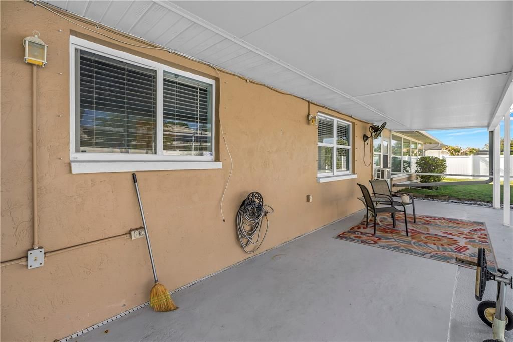 Active With Contract: $2,950 (2 beds, 2 baths, 1454 Square Feet)