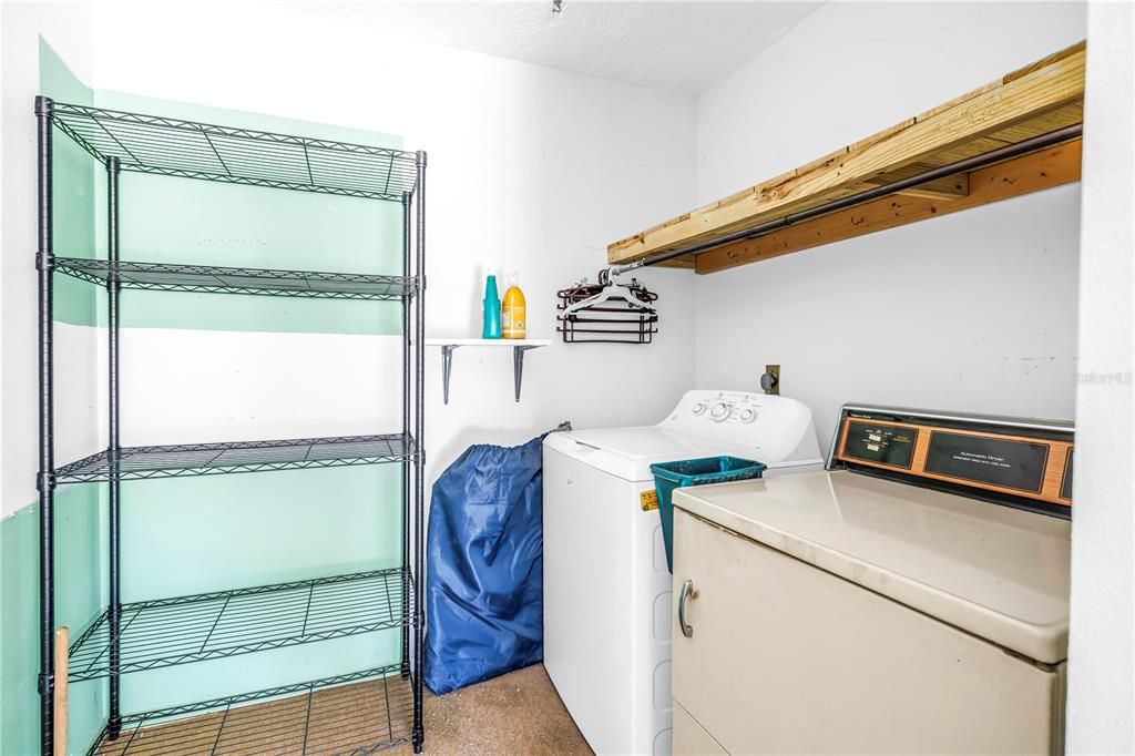 Active With Contract: $2,950 (2 beds, 2 baths, 1454 Square Feet)
