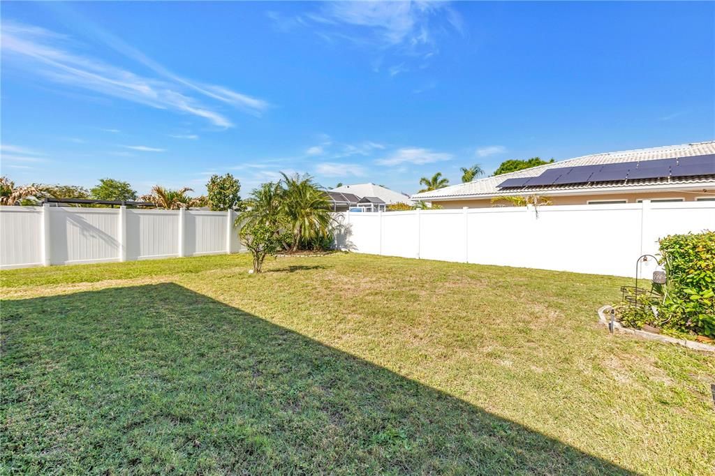 Active With Contract: $2,950 (2 beds, 2 baths, 1454 Square Feet)