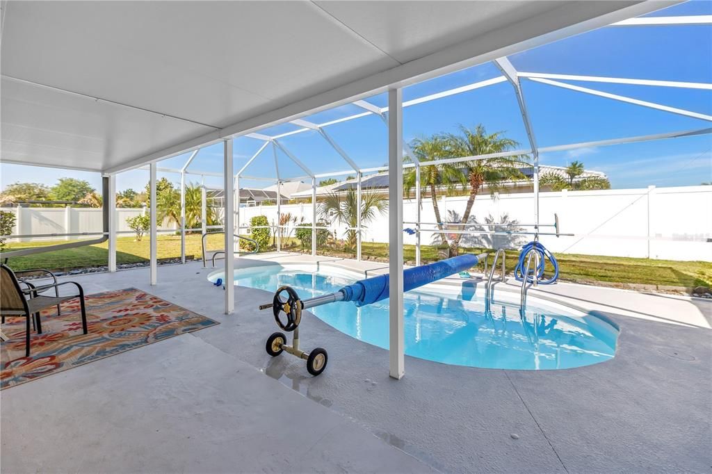 Active With Contract: $2,950 (2 beds, 2 baths, 1454 Square Feet)
