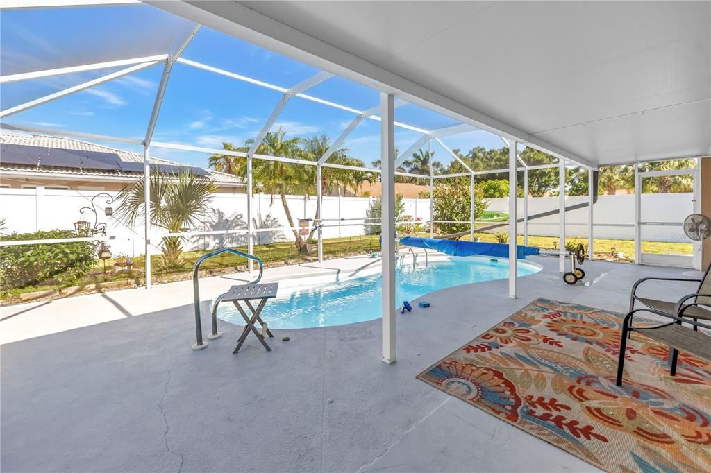 Active With Contract: $2,950 (2 beds, 2 baths, 1454 Square Feet)