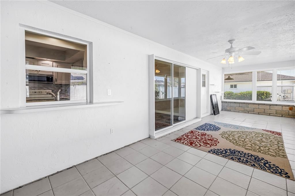 Active With Contract: $2,950 (2 beds, 2 baths, 1454 Square Feet)