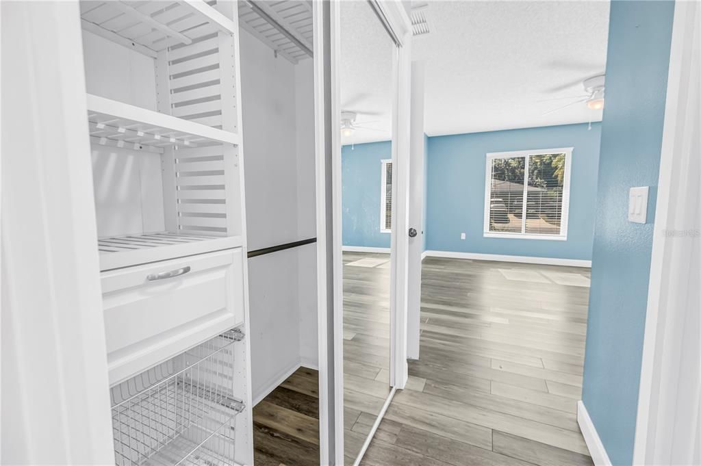 Active With Contract: $2,950 (2 beds, 2 baths, 1454 Square Feet)