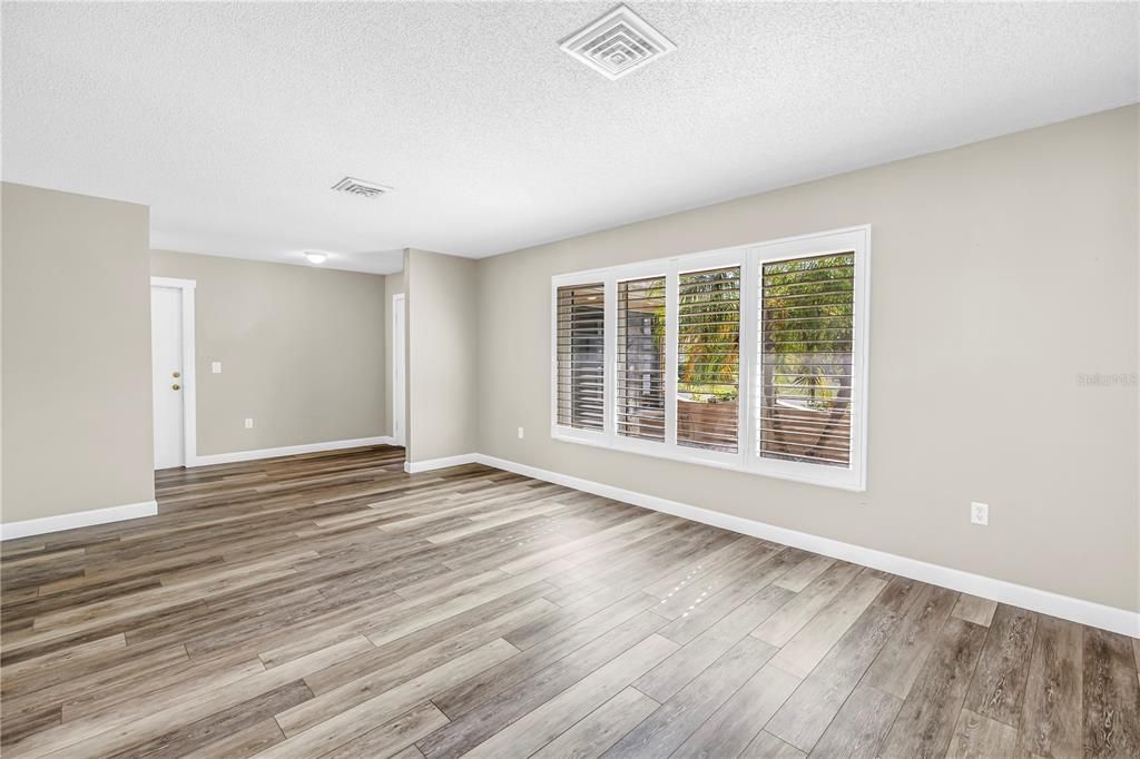 Active With Contract: $2,950 (2 beds, 2 baths, 1454 Square Feet)