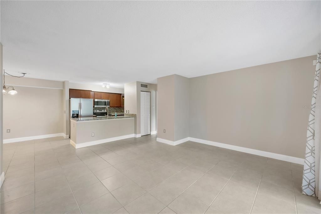 En Venta: $169,900 (3 camas, 2 baños, 1274 Pies cuadrados)