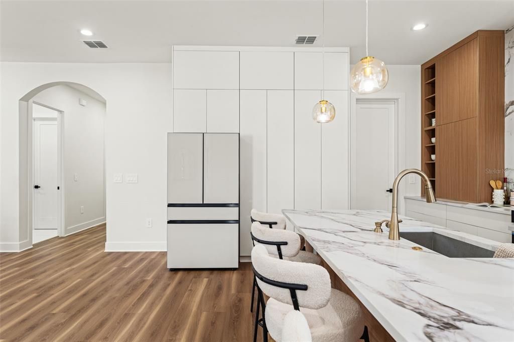 En Venta: $950,000 (4 camas, 3 baños, 2698 Pies cuadrados)