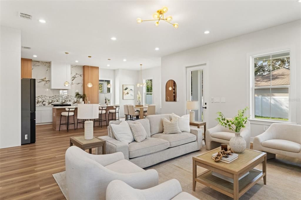 En Venta: $950,000 (4 camas, 3 baños, 2698 Pies cuadrados)
