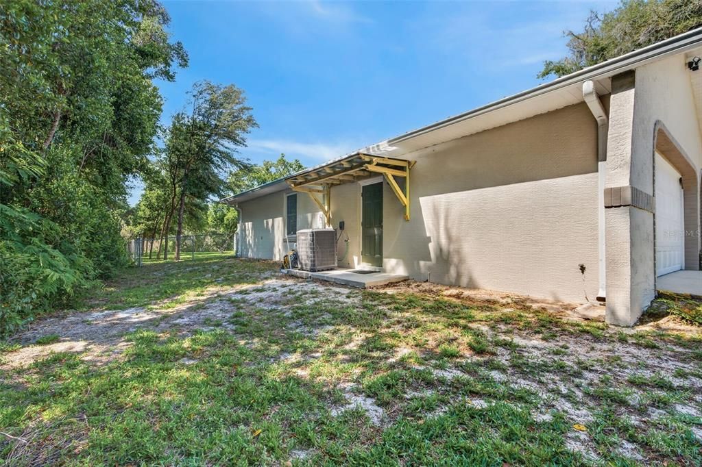 Active With Contract: $425,000 (3 beds, 2 baths, 1491 Square Feet)