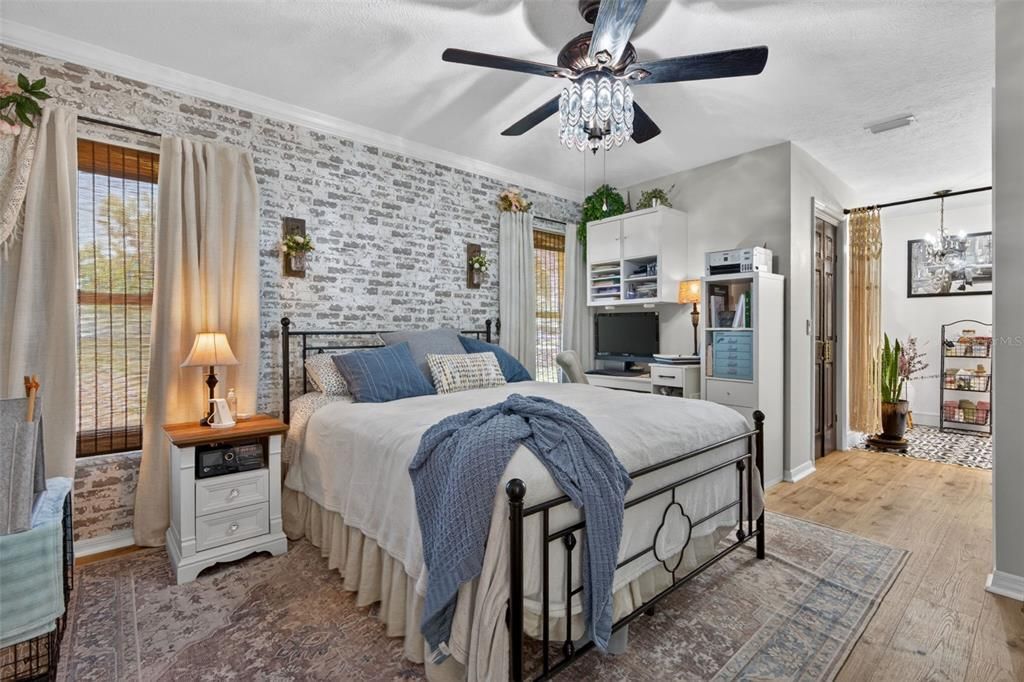 Active With Contract: $425,000 (3 beds, 2 baths, 1491 Square Feet)