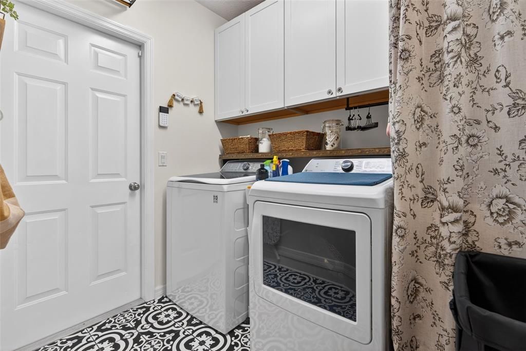 Active With Contract: $425,000 (3 beds, 2 baths, 1491 Square Feet)