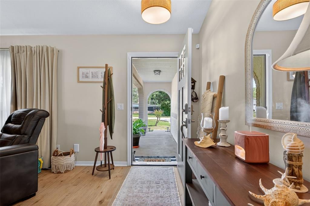 Active With Contract: $425,000 (3 beds, 2 baths, 1491 Square Feet)