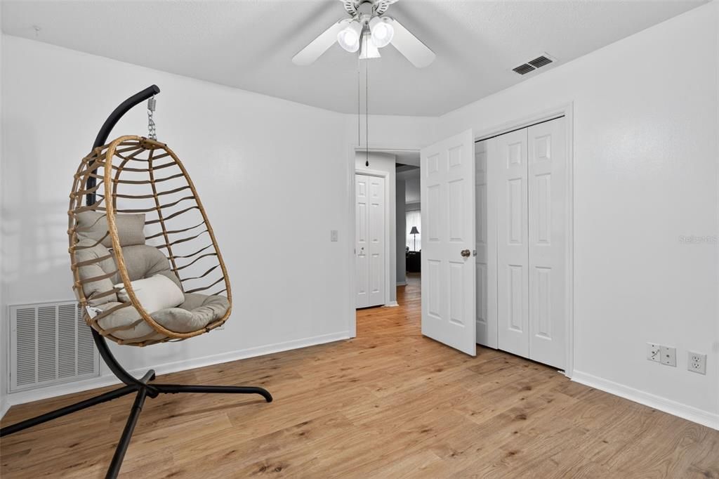 Active With Contract: $425,000 (3 beds, 2 baths, 1491 Square Feet)