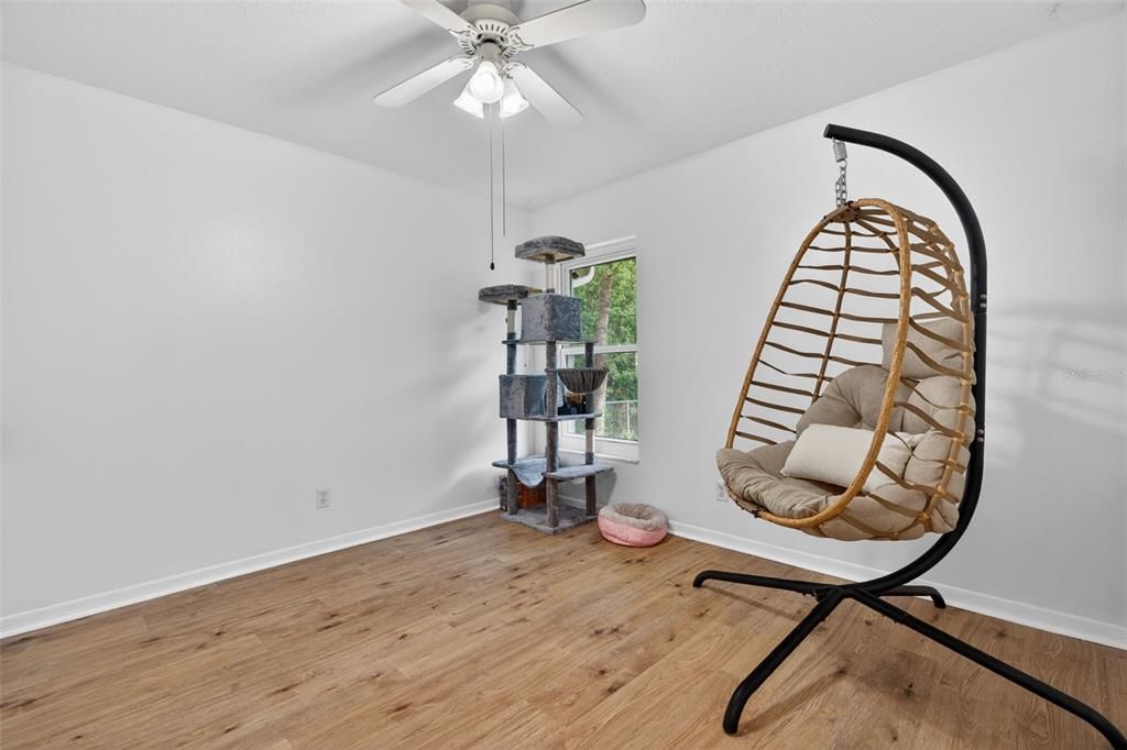 Active With Contract: $425,000 (3 beds, 2 baths, 1491 Square Feet)