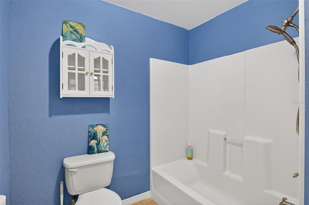 For Sale: $210,000 (3 beds, 2 baths, 1100 Square Feet)
