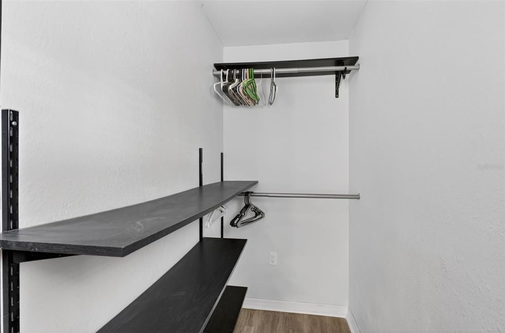 For Sale: $210,000 (3 beds, 2 baths, 1100 Square Feet)