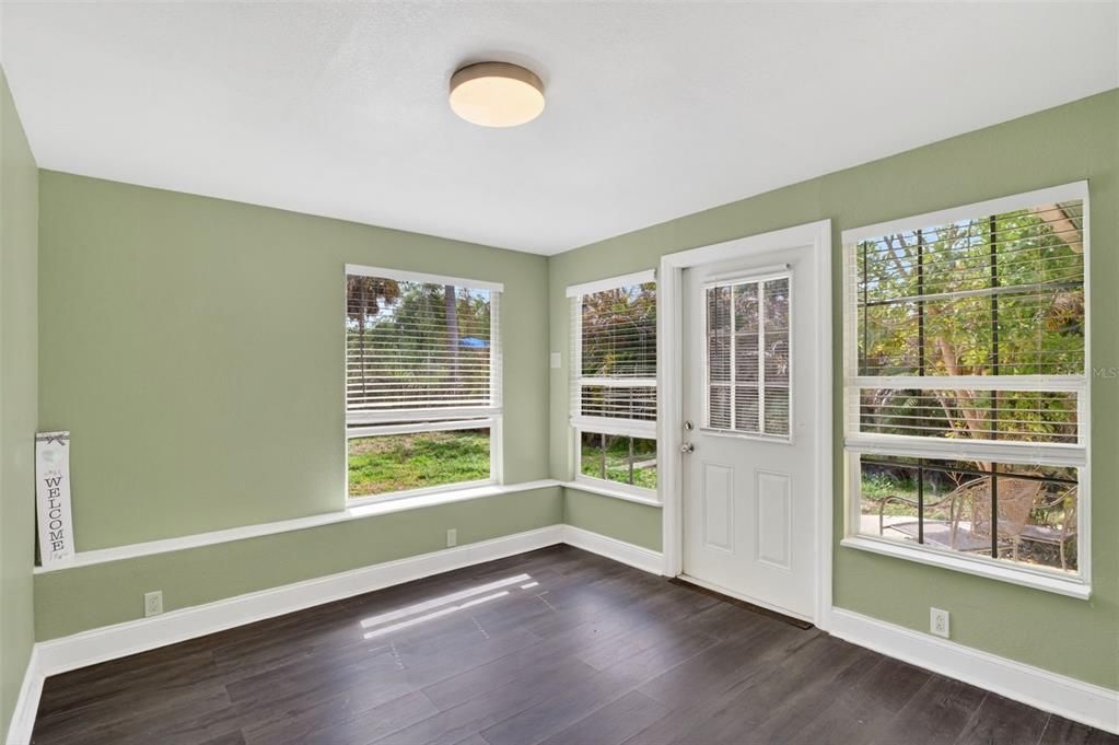 For Sale: $210,000 (3 beds, 2 baths, 1100 Square Feet)