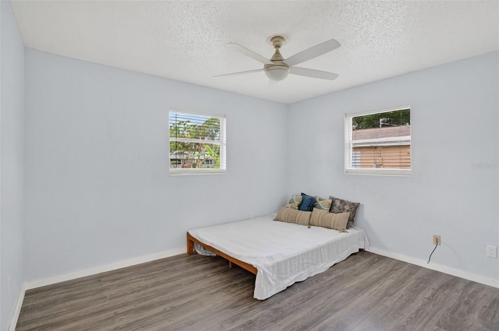 For Sale: $210,000 (3 beds, 2 baths, 1100 Square Feet)
