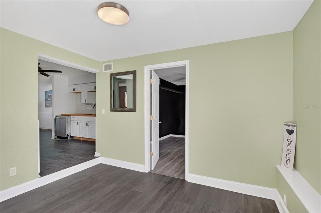 For Sale: $210,000 (3 beds, 2 baths, 1100 Square Feet)