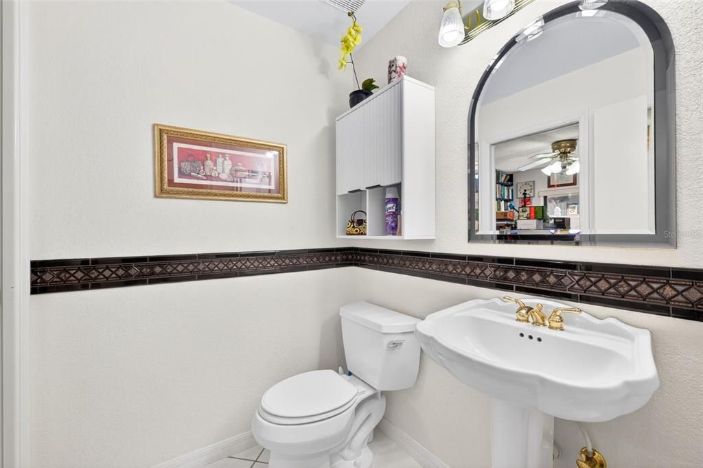 En Venta: $925,000 (4 camas, 2 baños, 2552 Pies cuadrados)