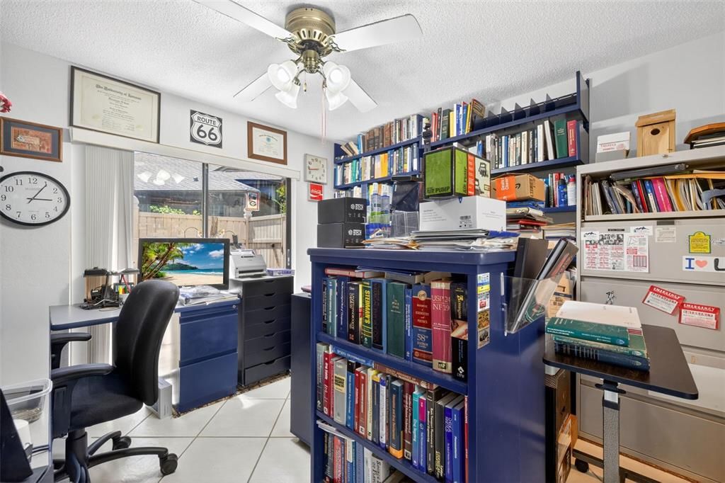En Venta: $925,000 (4 camas, 2 baños, 2552 Pies cuadrados)