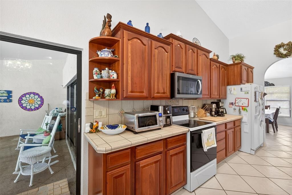 En Venta: $925,000 (4 camas, 2 baños, 2552 Pies cuadrados)
