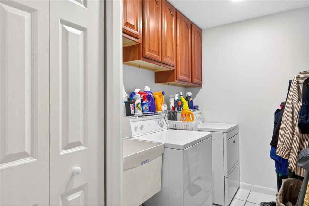 En Venta: $925,000 (4 camas, 2 baños, 2552 Pies cuadrados)