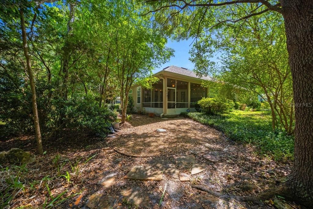 Activo con contrato: $347,500 (3 camas, 2 baños, 1894 Pies cuadrados)