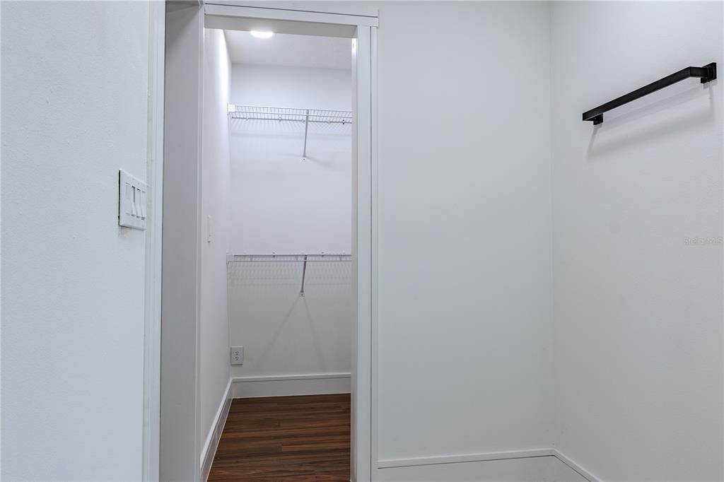 En Venta: $655,000 (5 camas, 3 baños, 2587 Pies cuadrados)