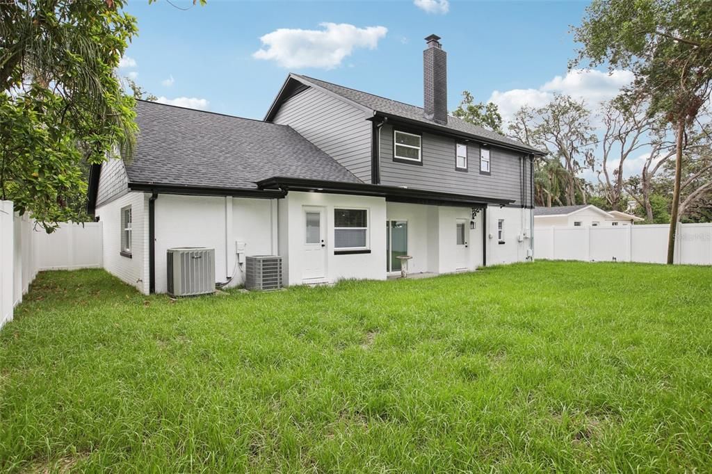 En Venta: $655,000 (5 camas, 3 baños, 2587 Pies cuadrados)