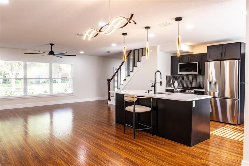 En Venta: $655,000 (5 camas, 3 baños, 2587 Pies cuadrados)