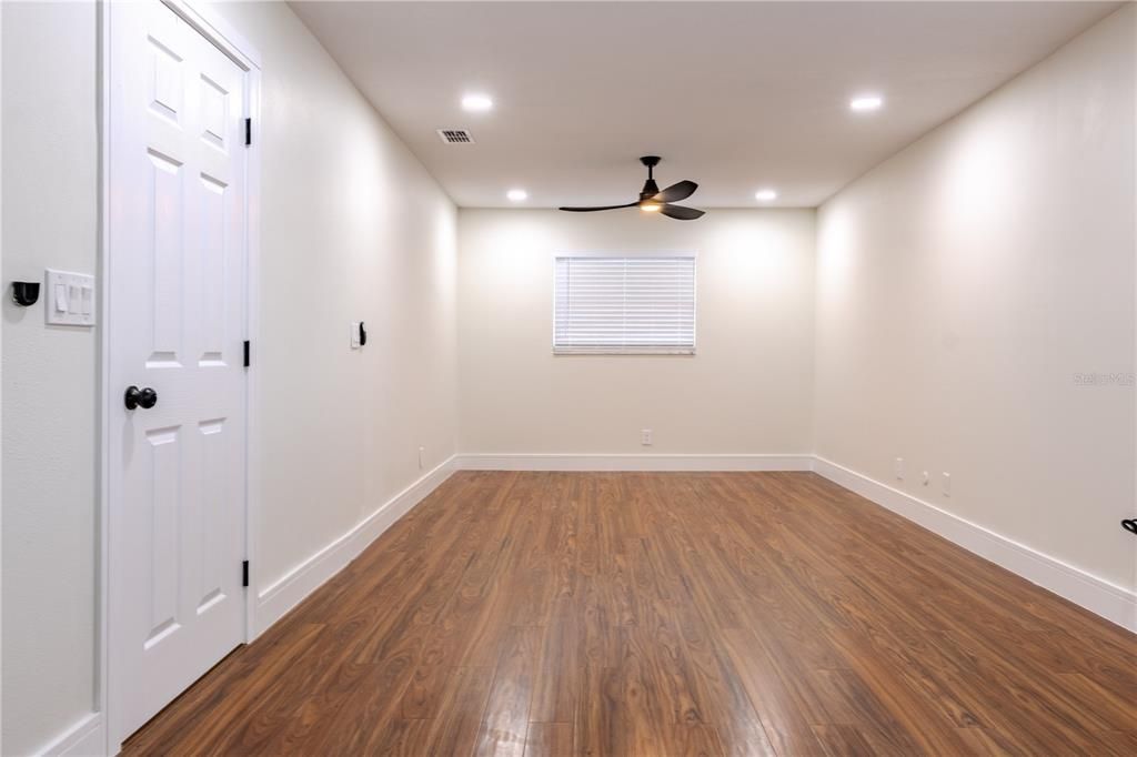 En Venta: $655,000 (5 camas, 3 baños, 2587 Pies cuadrados)