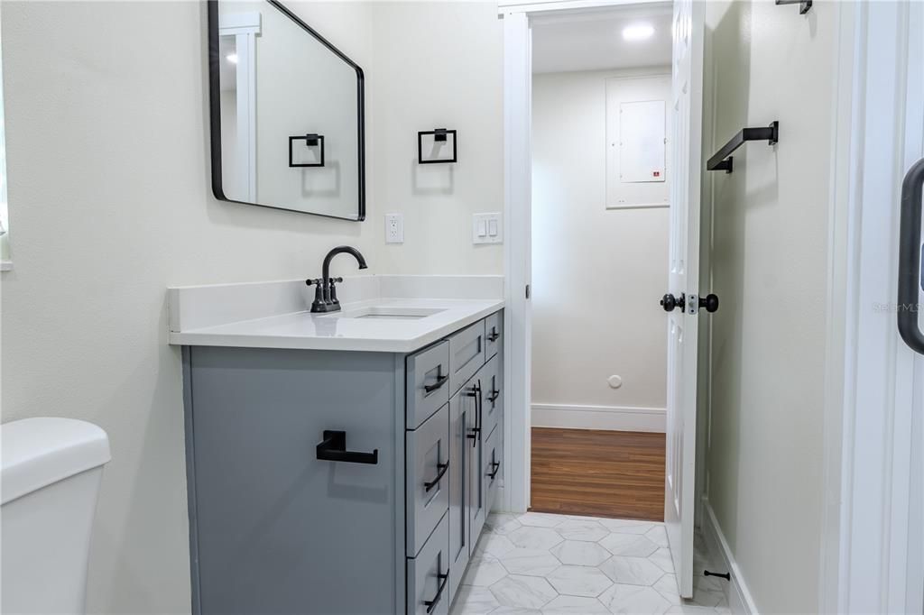 En Venta: $655,000 (5 camas, 3 baños, 2587 Pies cuadrados)