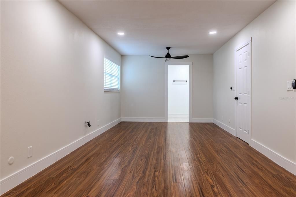 En Venta: $655,000 (5 camas, 3 baños, 2587 Pies cuadrados)