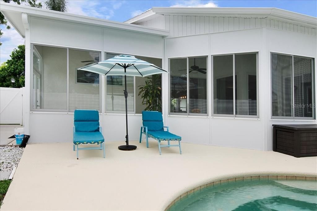 Active With Contract: $549,000 (3 beds, 2 baths, 2124 Square Feet)