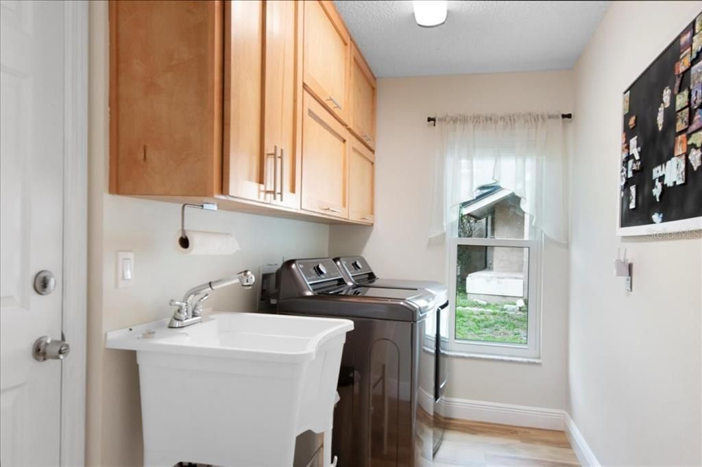 Active With Contract: $549,000 (3 beds, 2 baths, 2124 Square Feet)