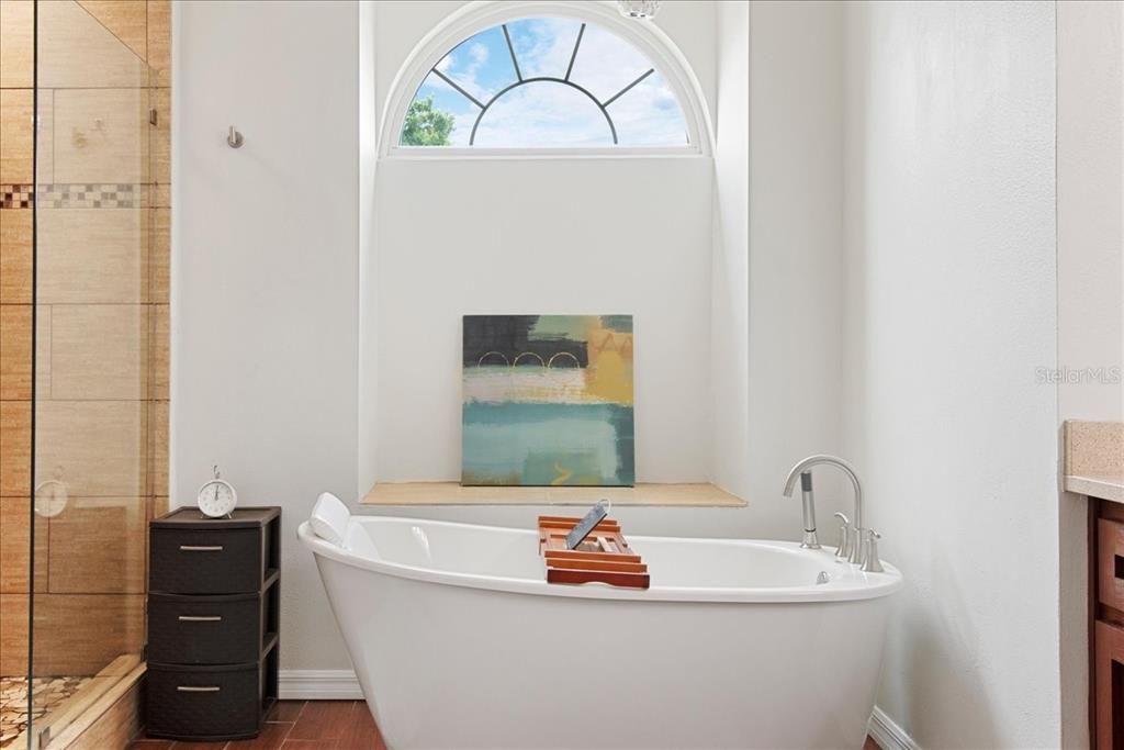 Active With Contract: $549,000 (3 beds, 2 baths, 2124 Square Feet)
