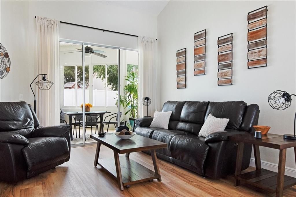 Active With Contract: $549,000 (3 beds, 2 baths, 2124 Square Feet)