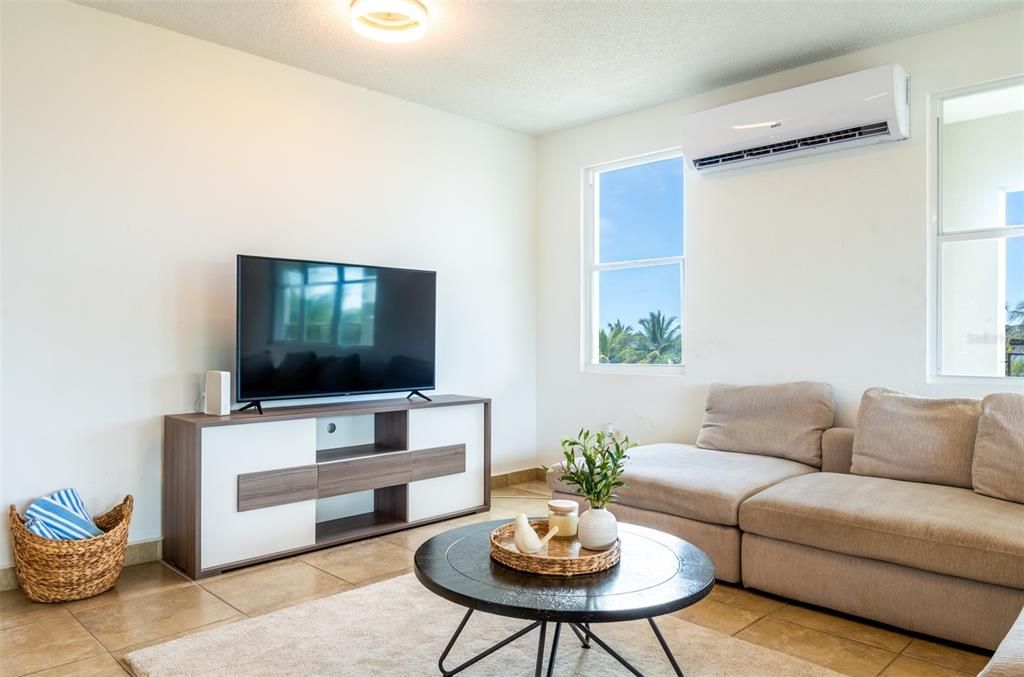 En Venta: $620,000 (2 camas, 2 baños, 1762 Pies cuadrados)
