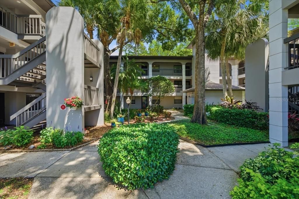 На продажу: $159,500 (2 спален, 2 ванн, 1030 Квадратных фут)