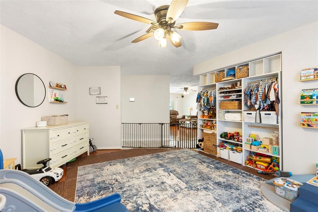 Active With Contract: $490,000 (4 beds, 3 baths, 2832 Square Feet)