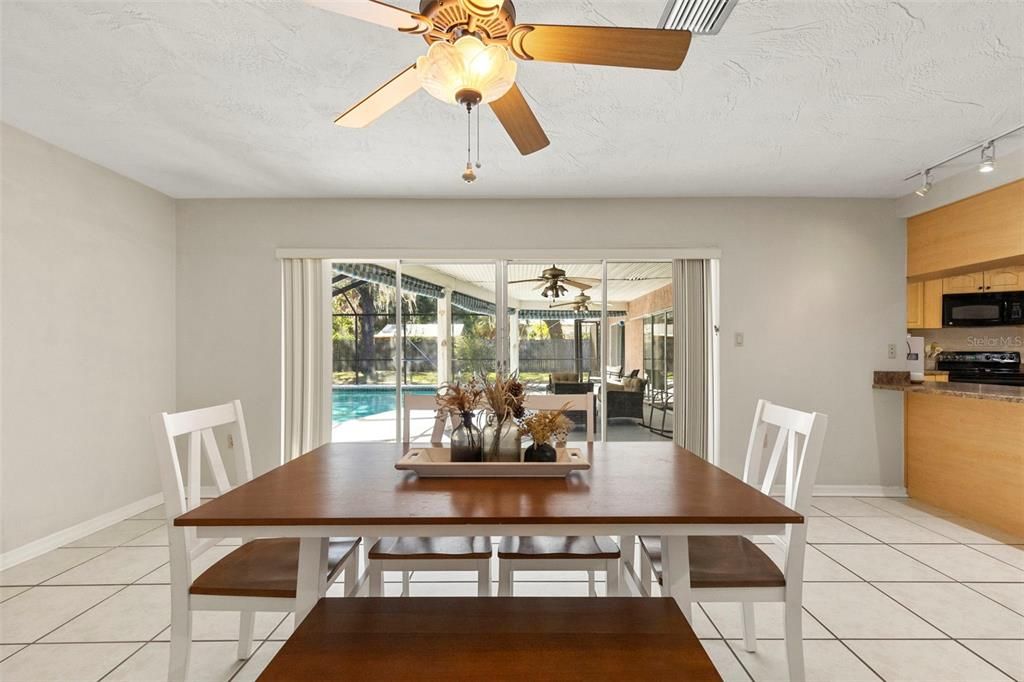 Active With Contract: $490,000 (4 beds, 3 baths, 2832 Square Feet)