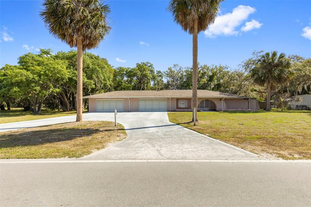 Active With Contract: $490,000 (4 beds, 3 baths, 2832 Square Feet)
