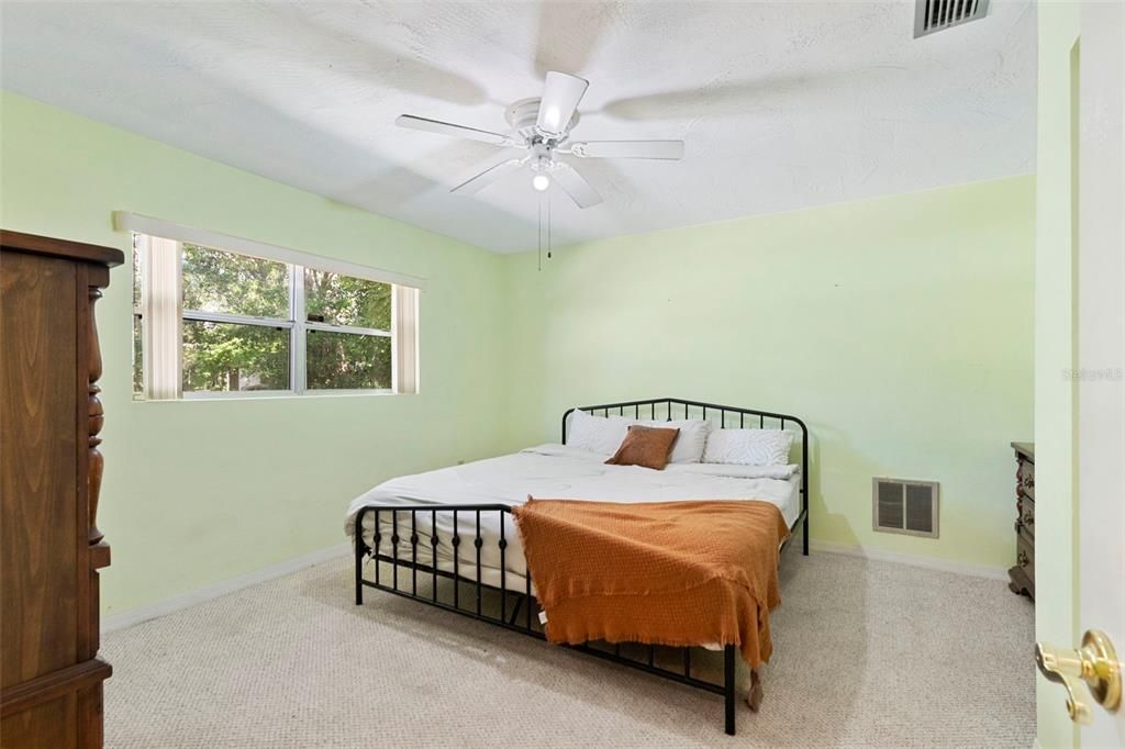 Active With Contract: $490,000 (4 beds, 3 baths, 2832 Square Feet)