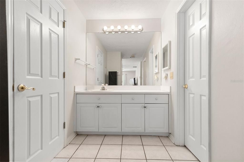 Active With Contract: $490,000 (4 beds, 3 baths, 2832 Square Feet)