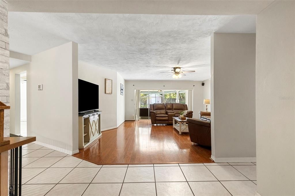 Active With Contract: $490,000 (4 beds, 3 baths, 2832 Square Feet)